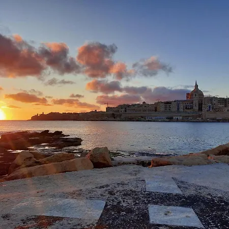 Urban Gem - Stylish In Msida-gzira *